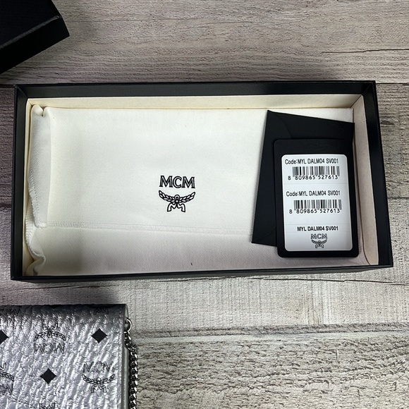 NWT MCM Travia Visetos Wallet on a Chain - Picture 13 of 13